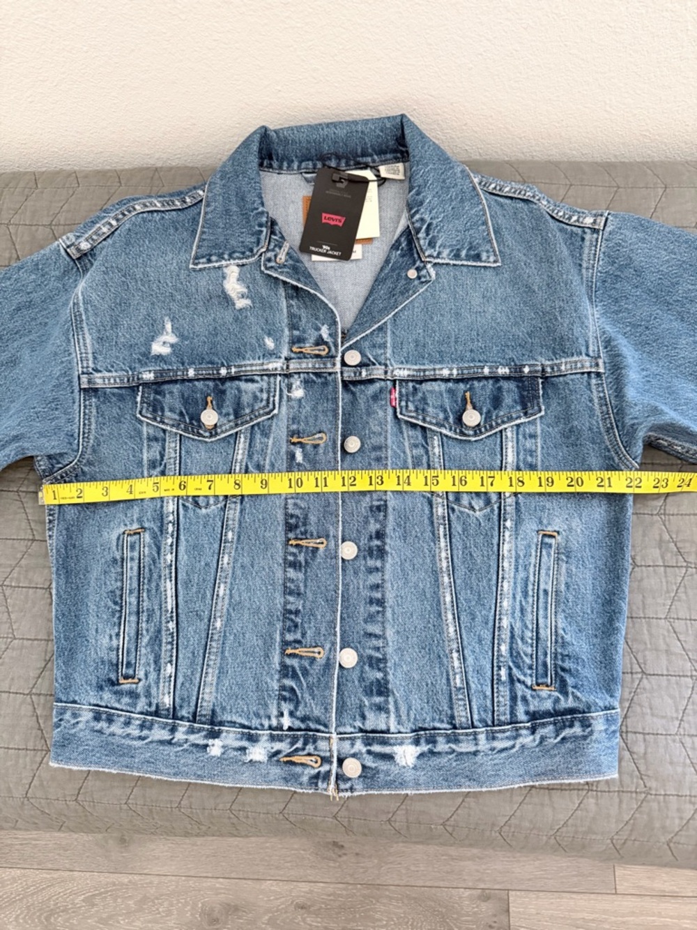 Levi's Premium 90's Trucker Distressed Denim Jacket Unisex Grunge Blue XS NWT - Picture 9 of 15